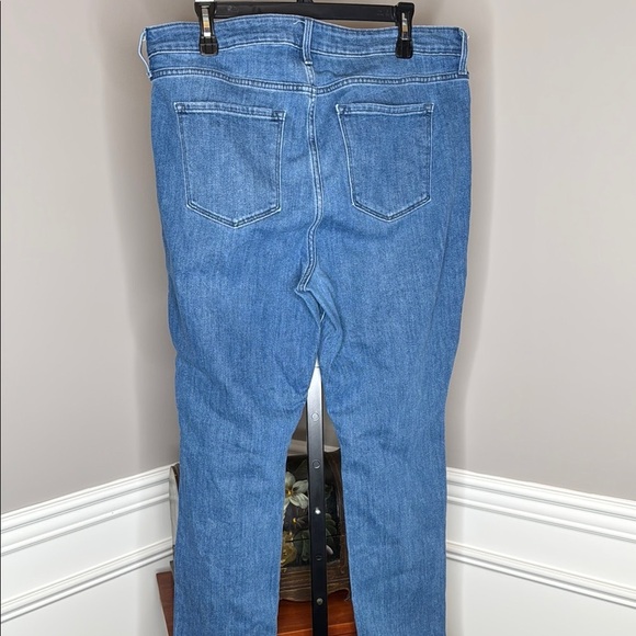 Old Navy Straight Leg Light Blue Denim Jeans Size 16 - Picture 5 of 6